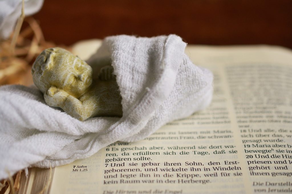 Biblia con los Misterios del Rosario